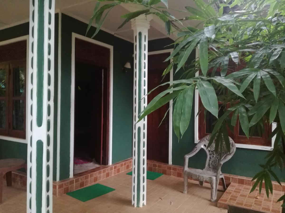 Deshani Holiday Inn Dambulla Exterior photo
